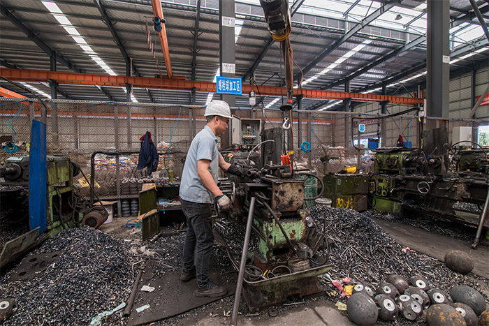 兖州网架配件-螺栓球加工车间